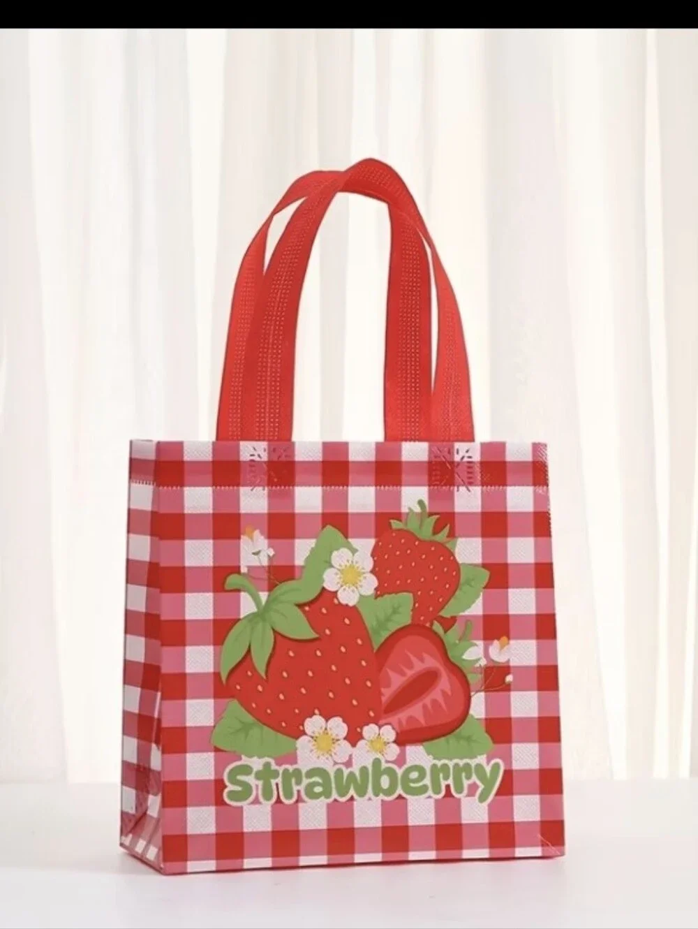 Strawberry 🍓 Decor Gift Bags 6pk NEW